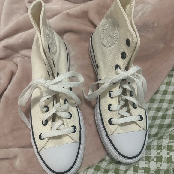 Converse Women's Cream High-Top Platform Sneakers Size US 7 - Picture 3 of 5